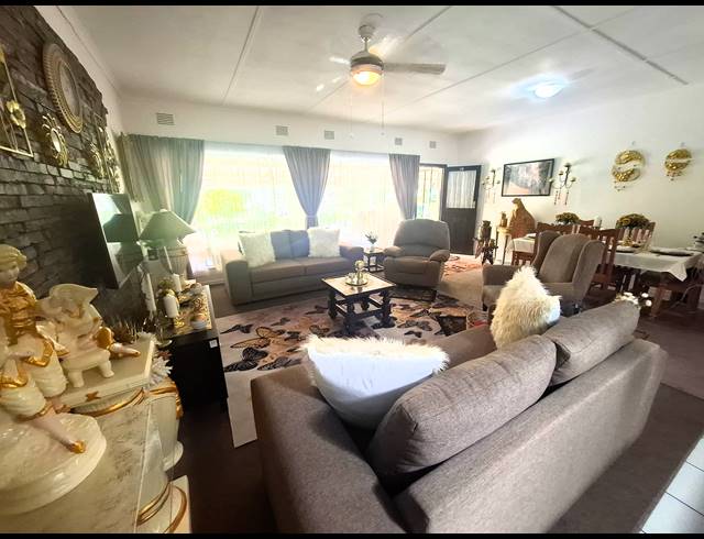2 BEDROOM TOWNHOUSE FOR SALE IN UVONGO